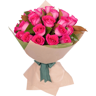 Букет из 23 розовых роз в упаковке