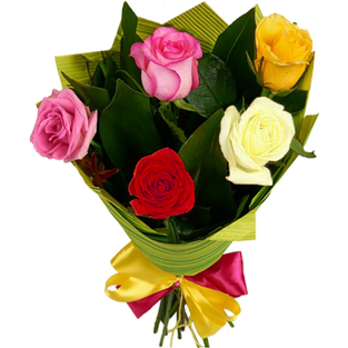 Букет из пяти разноцветных роз в упаковке